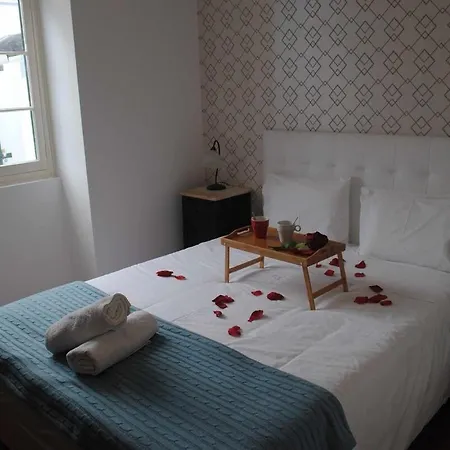 Vila Rosa - Renovated House Overlooking The Sea *