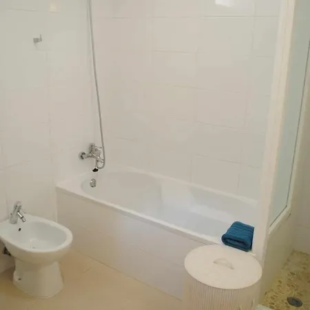 Vila Rosa - Renovated House Overlooking The Sea