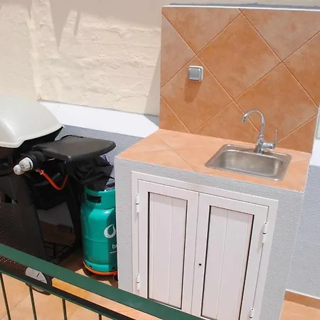 Vila Rosa - Renovated House Overlooking The Sea * Funchal (Madeira)